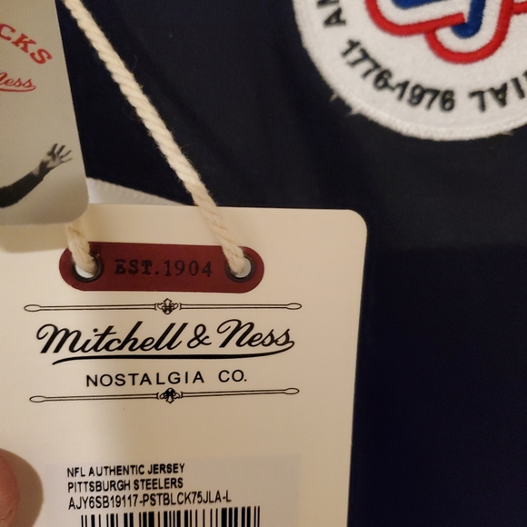 Authentic Mitchell and ness . - Picture 6 of 7